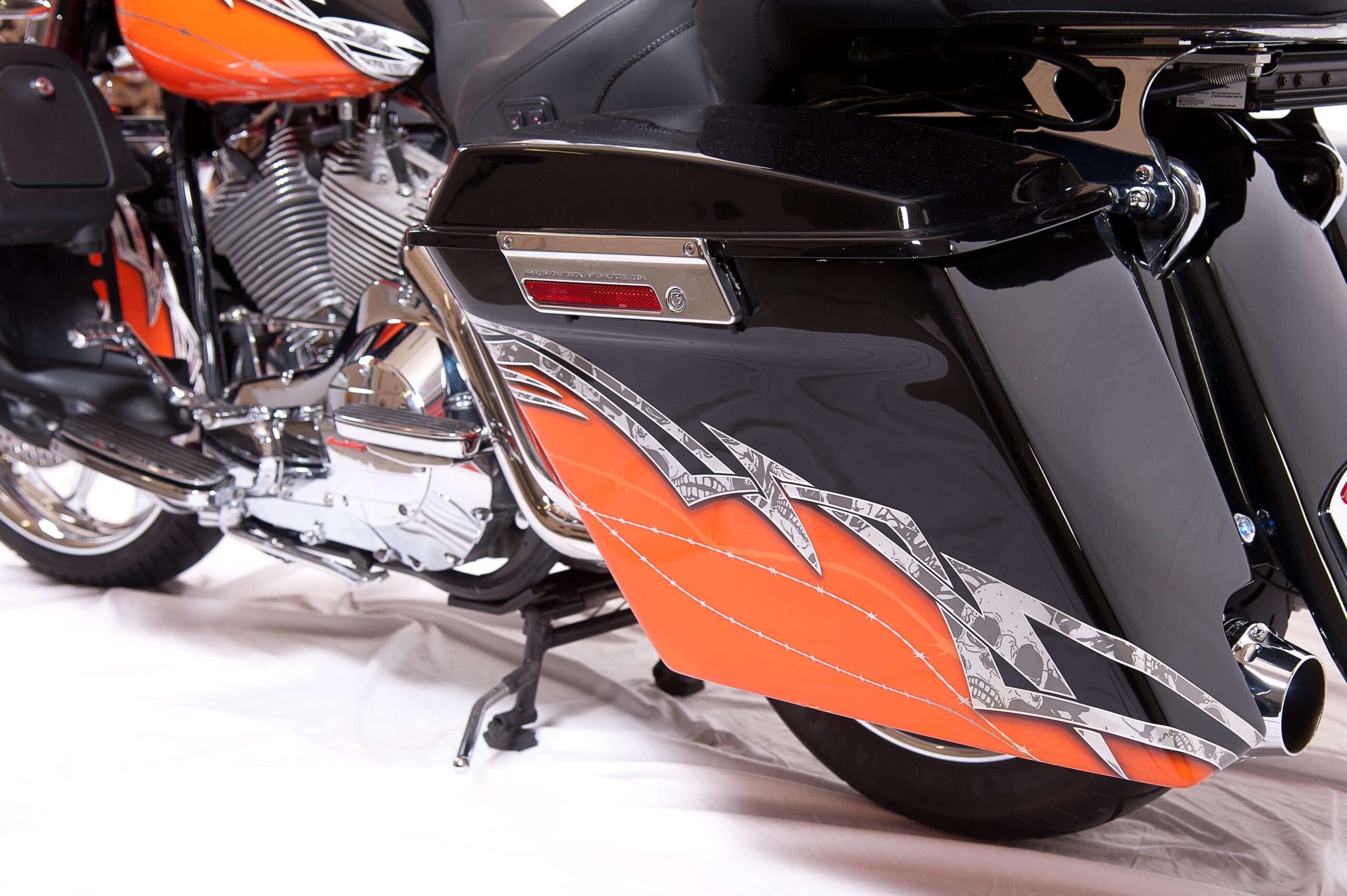 Harley-Davidson saddlebag detailing